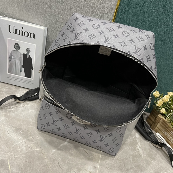 ルイヴィトンバッグ着用イメージ